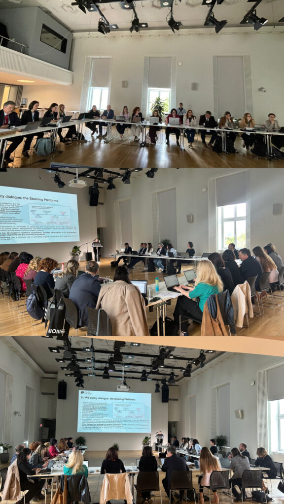 AEA4AAEA B571 4208 BACB 836951D7C03E